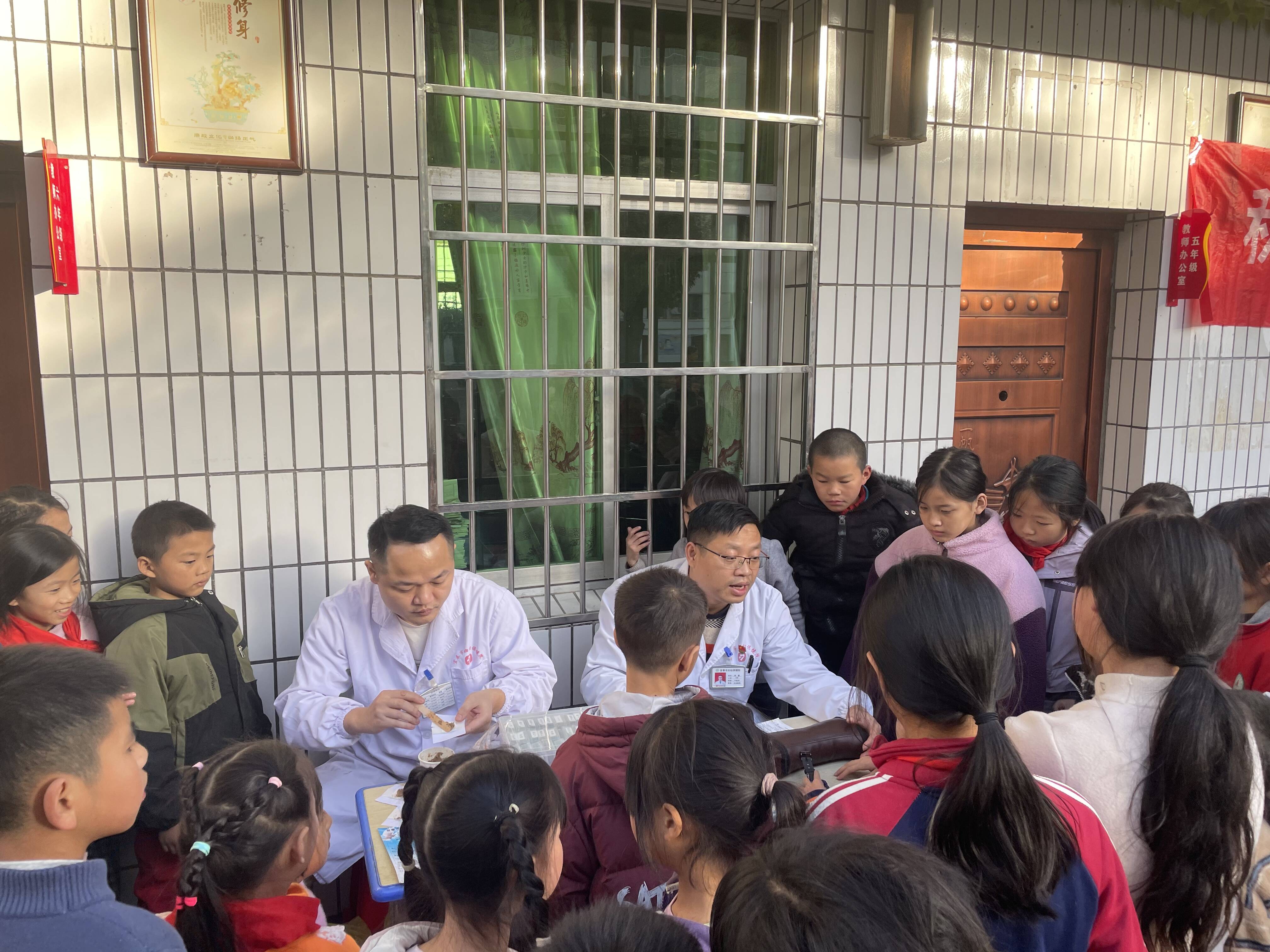 宜春妇幼保健院如何关爱留守儿童？公益活动温暖人心