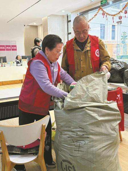 旧衣回收如何玩出新花样？公益创新让环保更有温度