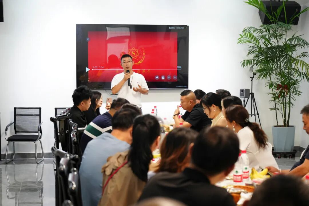 雪尼尔品牌创始人沈俊出席善行团南通分会活动 畅谈企业公益责任