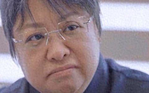 透明公益 韩红不仅唱歌好听，还置身于公益事业，是一位心中有爱的女歌手