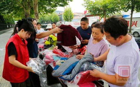 义卖活动 商丘市睢阳区郭村镇：干部带头捐旧衣 用“闲置”换“温暖”