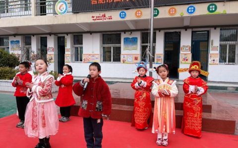 2025年专家点评：家国情怀对新时代中国特色社会主义文化意义重大