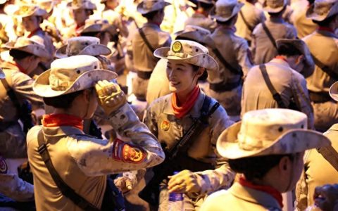 2025家国记忆：新华社镜头下的平凡与伟大瞬间