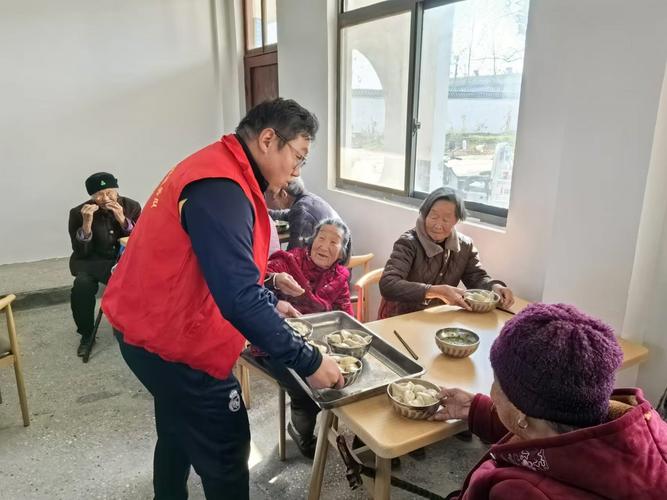 周末有热饭 节日有饺子 石家庄一家人志愿者为山区老人打造温暖食堂