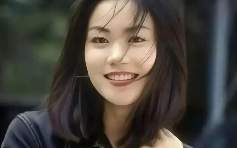 公益募捐 56岁王菲《世界赠予我的》夺冠，官方发文，让谢霆锋和娱乐圈沉默