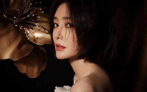 公益电影节 冻龄女神秦岚：从温婉娘娘到飒爽御姐，写真大片美到窒息！