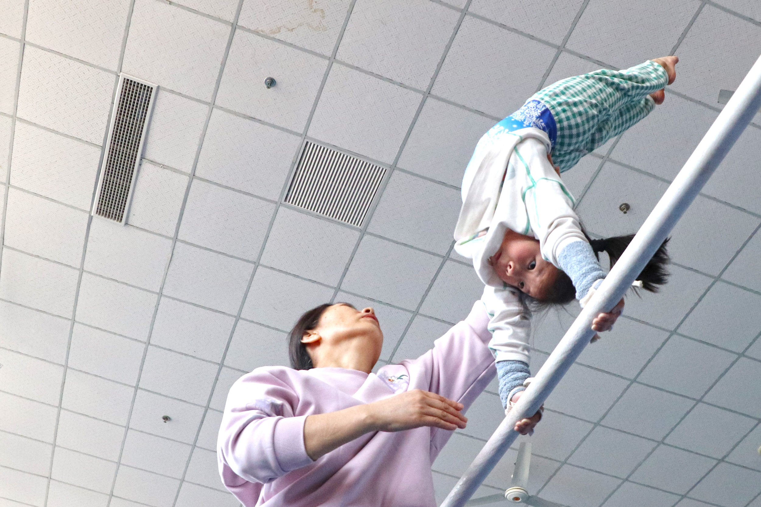 体操少年花式训练逐梦训练场