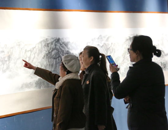 “灵韵闾山”美术作品展在沈阳启幕