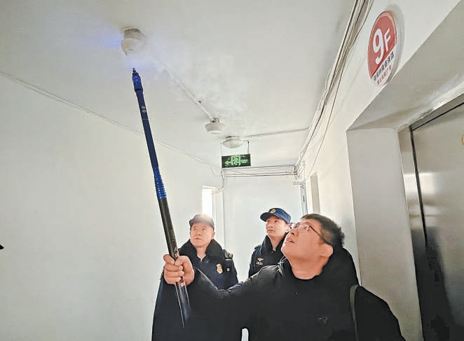 75个高层住宅小区挂牌整改消防隐患 采取“一小区一方案” 预计今年底全部完成
