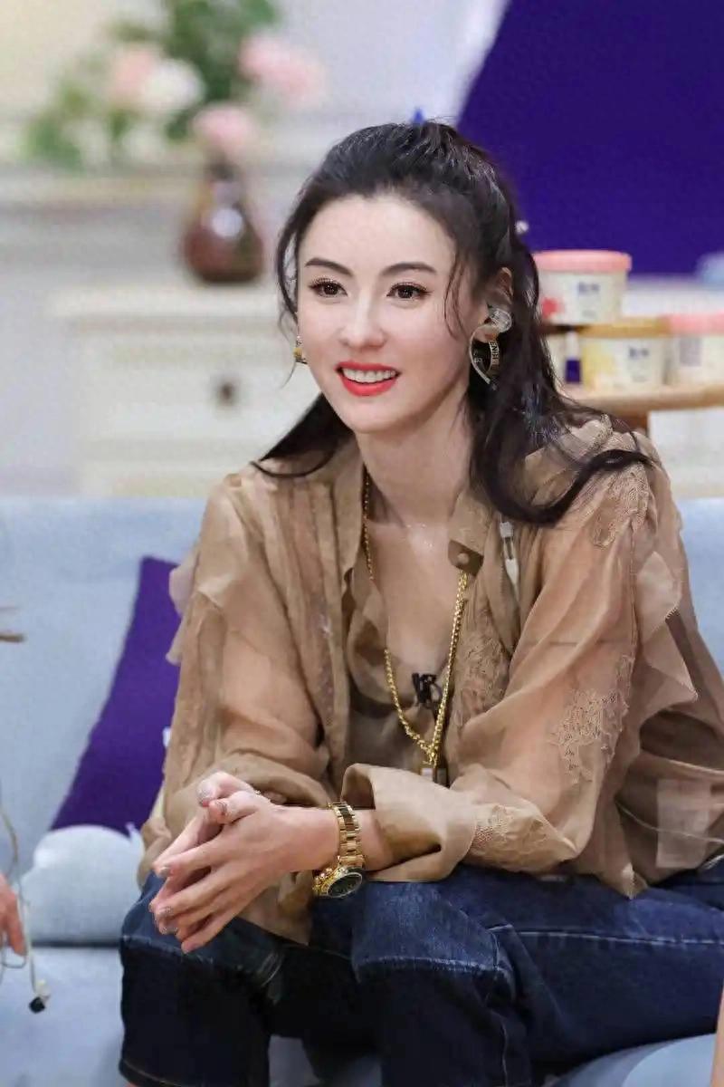 娱乐圈的”隐形善人”：10位明星默默行善，初心藏着最暖的光