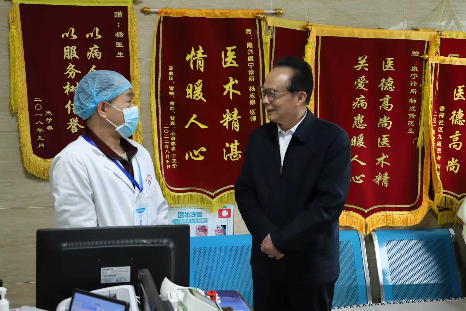 多位人大代表谈“人工智能+民生”：让AI深耕养老等新场景，真正走进寻常百姓生活