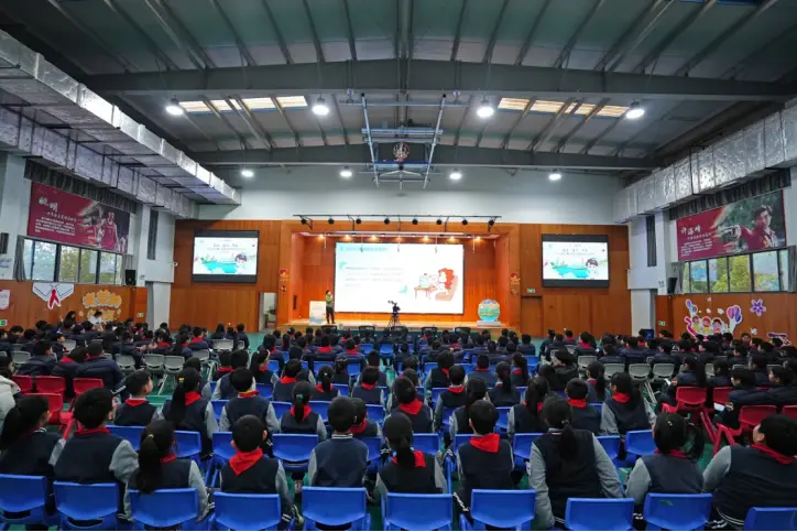 CSR周刊：康师傅2026水教育活动走进虹桥中心小学，黄扶手计划4.0公益项目启动