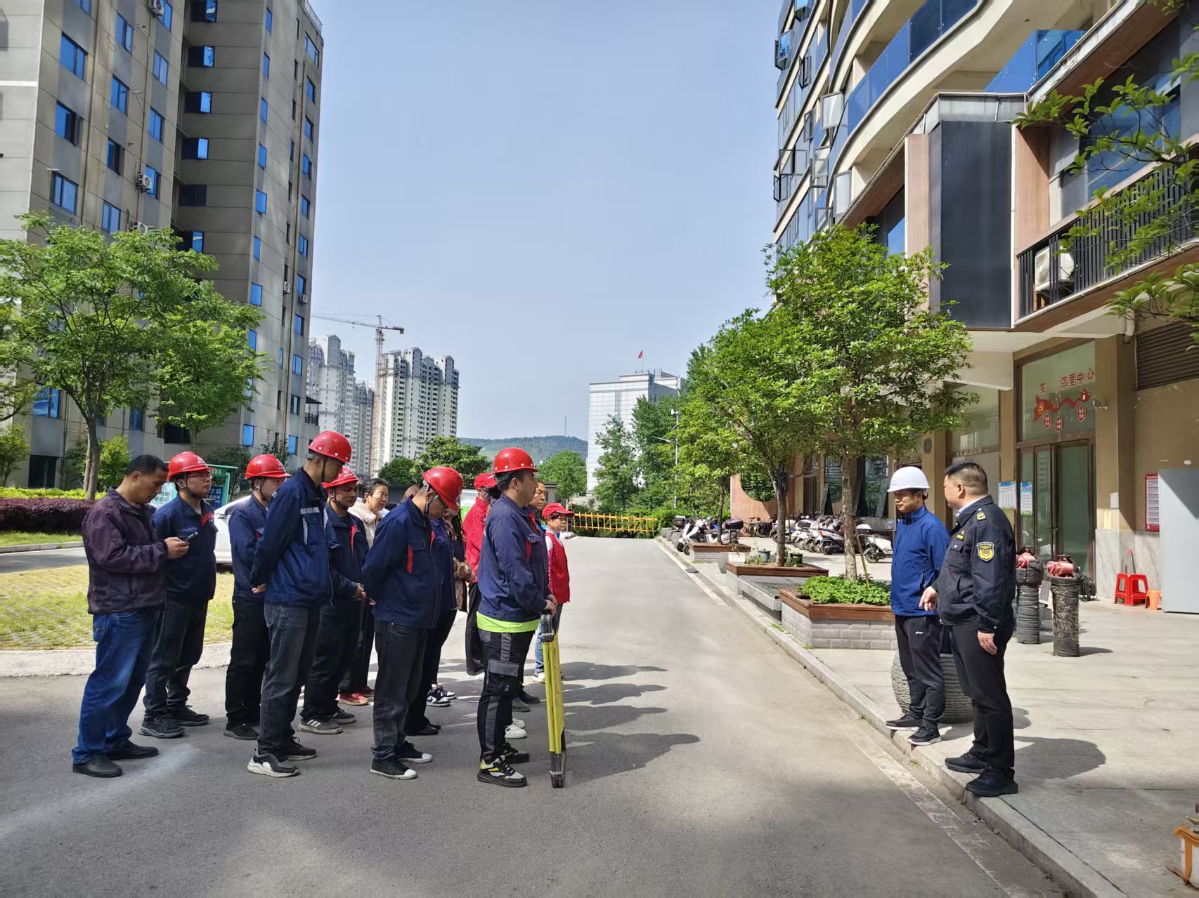市市场监管局开展电梯困人应急演练