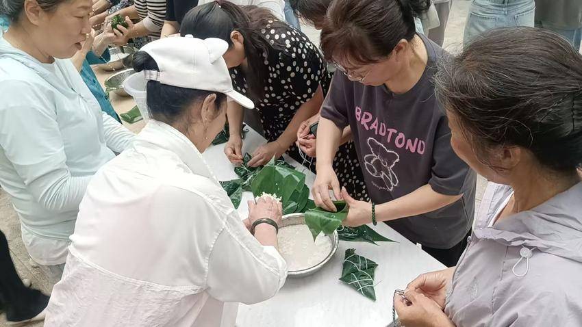 社区服务 观音阁社区开展“粽叶飘香迎端午 便民服务暖人心”活动