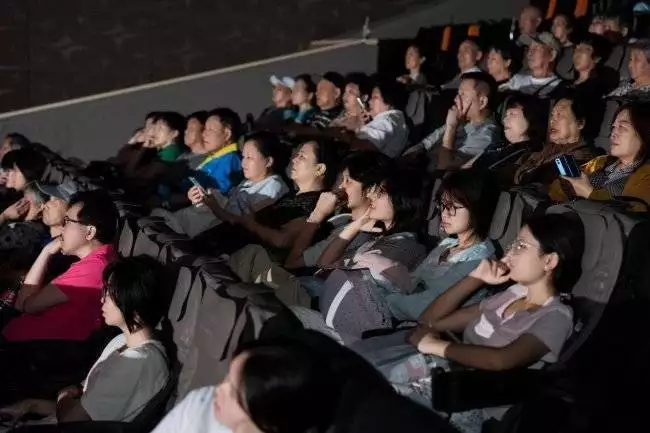 正能量故事_治愈系家庭短剧_正能量家庭短剧