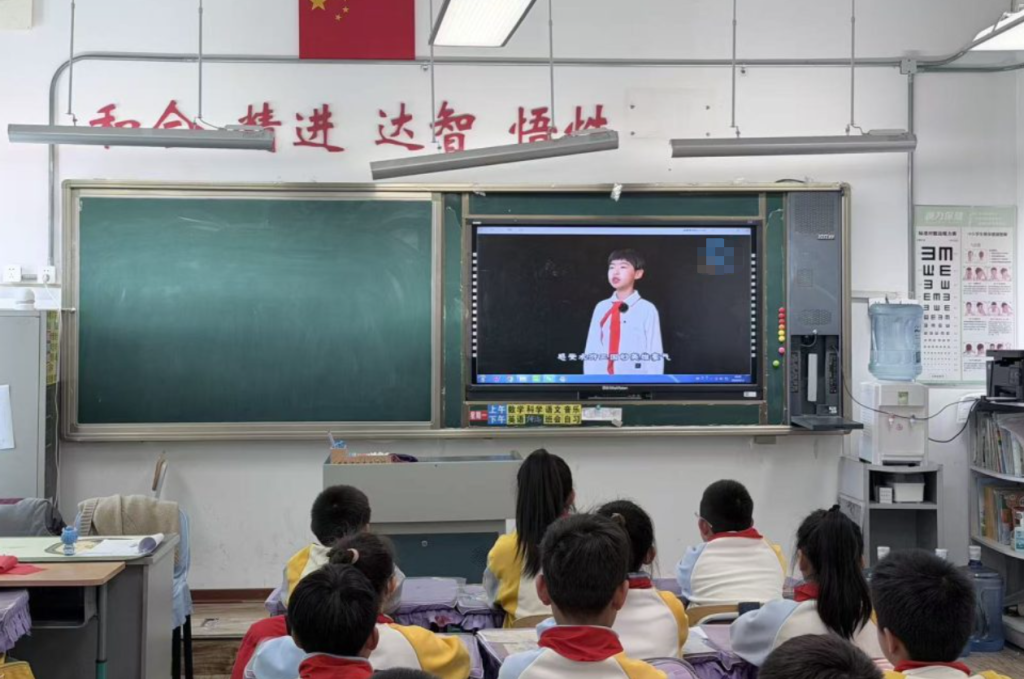刘子楠:墨香少年诵《中华》,以声为笔绘爱国情怀