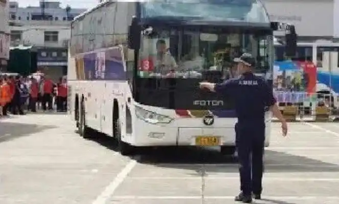 “乡情警务”助506名留守儿童跨越千里与父母团聚