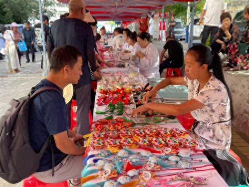 “非遗赋能文明集市 义诊汇演浸润基层” 七里河区文化馆“文艺轻骑兵”走进黄峪镇 开展文化惠民活动