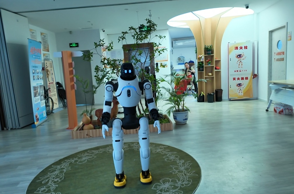 AI养老机器人应用_AI公益应用场景_智慧养老场景示范