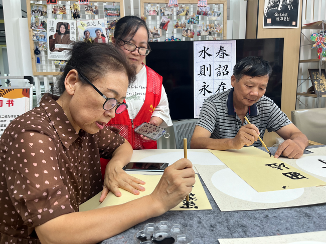 社区老龄化_银龄课堂助老服务_助老服务