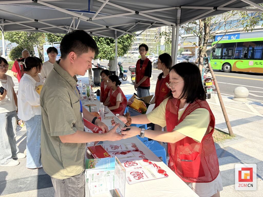 自贡免费午餐项目闪耀“中华慈善日”暨“天府慈善月”主题宣传活动 计划举办线下募捐活动
