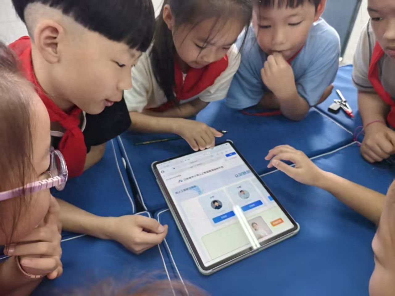 人工智能赋能乡村教育————让AI的星光，照亮每一间乡村教室