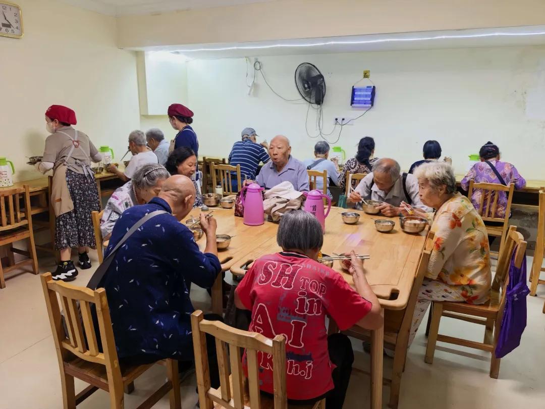 银发志愿者互助养老_银发公益志愿者_贵阳奶奶食堂