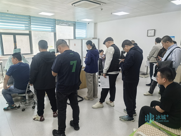 义务献血_哈尔滨无偿献血活动_哈尔滨国庆献血